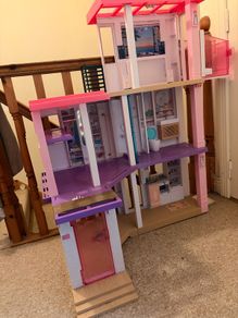 Barbie dream house free