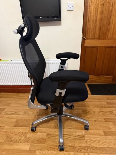 Ergonomic office chair