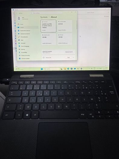 Dell XPS 13 2in1 7390 (doesn't always boot up)