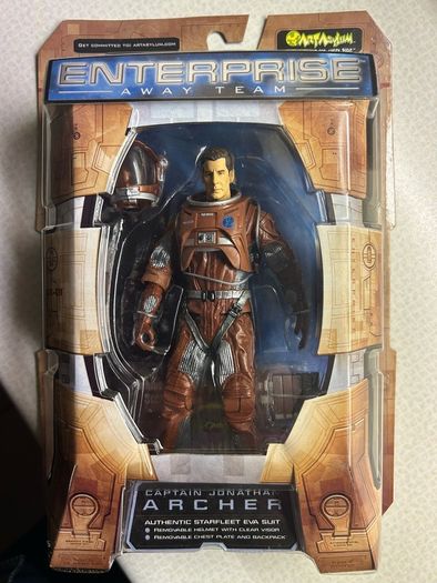 Full set of 6 Star Trek Enterprise Away Team figures by Art Asylum  (Not Star Wars or Hot Toys)
