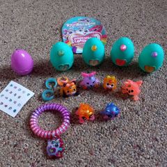 Rainbowcorn mini eggs and figures