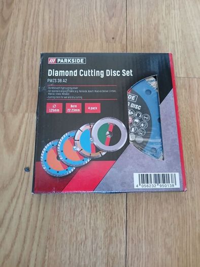 Diamond cutting disc set.