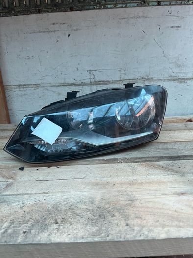 Volkswagen polo headlight