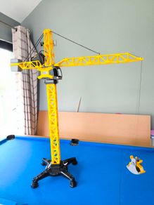 toy crane