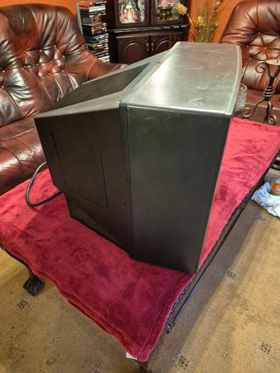 Vintage  20" Mitsubishi Tv & Remote