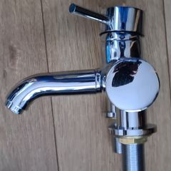 Bath mixer tap