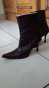 Dark brown / chestnut high boots