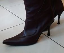 Dark brown / chestnut high boots