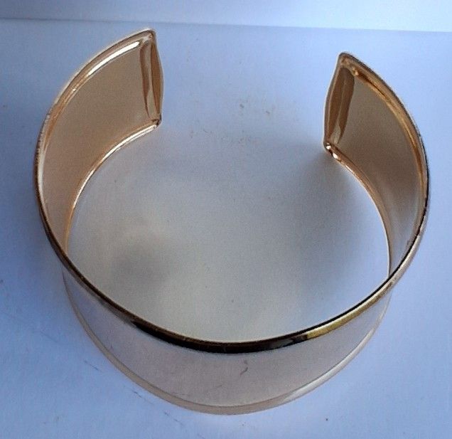 Gold Rim V Dip Cuff Bangle