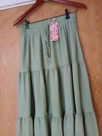 Shein Green Skirt.  S. M - 12.    B.N.W.T