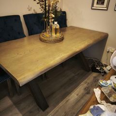 Dining room table