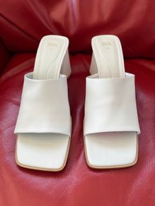 Wide Heel Soft Elegant Leather Sandal Mules Sz 6 / Eu 39. Colour Cream Immaculate. Zara