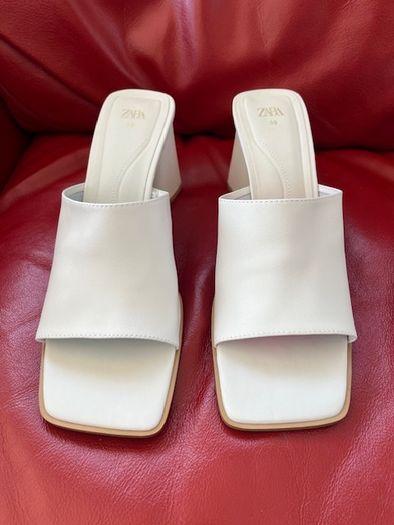 Wide Heel Soft Elegant Leather Sandal Mules Sz 6 / Eu 39. Colour Cream Immaculate. Zara