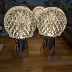 2 x Newbridge silver plated lamps