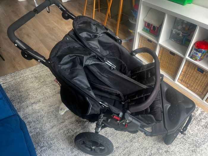 Double Buggy Out n About Nipper V4  (Excellent condition)