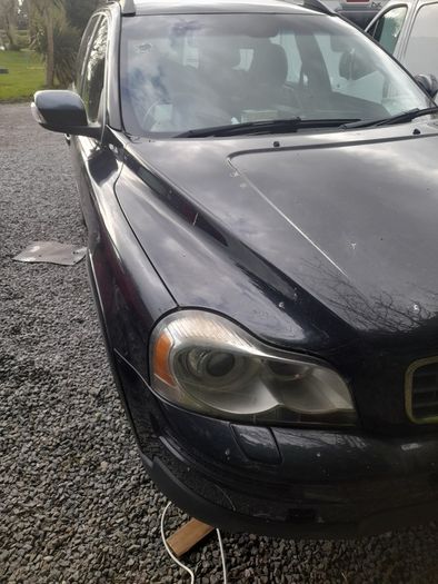 Breaking Volvo XC90