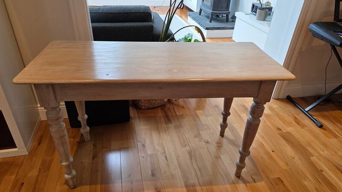 Hall table