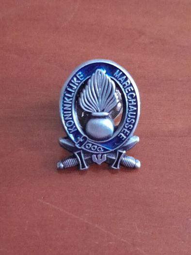 Dutch Military Police pin badge. Netherlands. Holland. Collectable. Metal Badge.