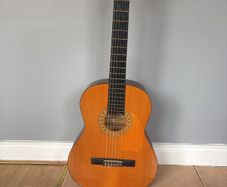 acoustic guitar 3/4 in size