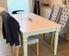 Harvey Norman Carlow Dining Table and chairs