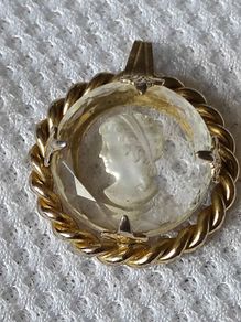 Vintage Cameo glass pendant
