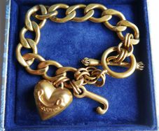 Juicy Couture Logo Heart J Charms Gold Tone Chain Link Toggle Clasp Bracelet 8"