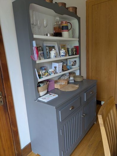 Pine dresser kitchen hutch with 2 x drawers and pull out drawers