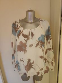 Lovely blouse size UK18 EU46 Postage included