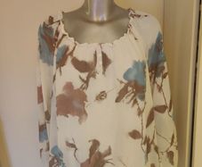 Lovely blouse size UK18 EU46 Postage included