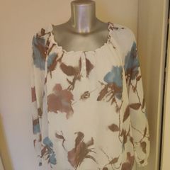 Lovely blouse size UK18 EU46 Postage included