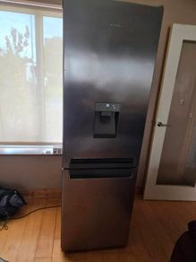 Silver Whirlpool Fridgefreezer