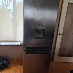 Silver Whirlpool Fridgefreezer