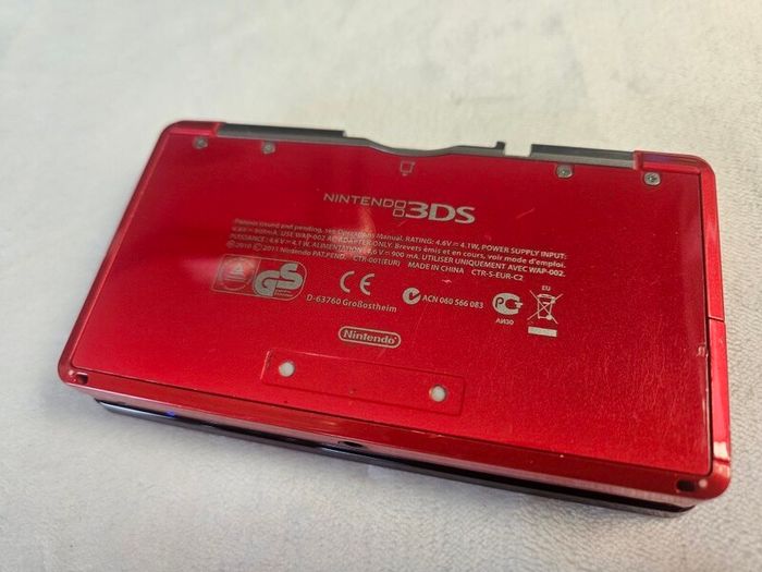 Boxed Nintendo 3DS metalic red