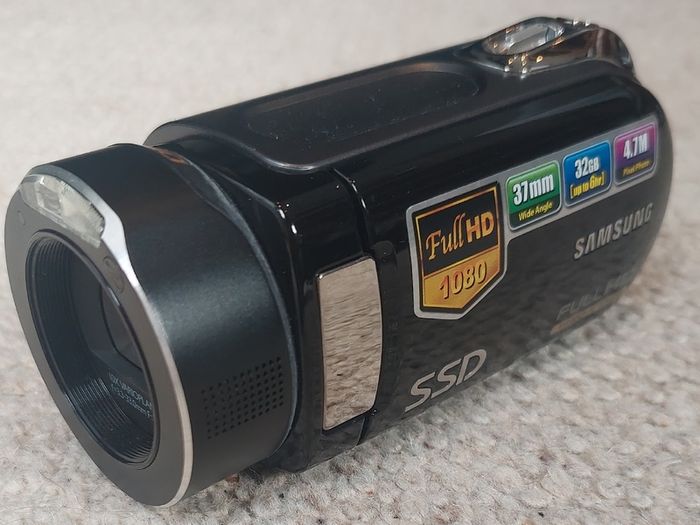 Samsung HMX-105 Camcorder