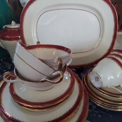 Aynsley Part Dinner Set