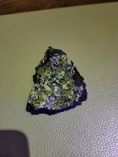 Olivine specimens