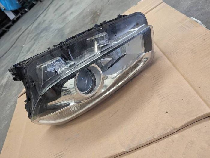 Nissan Qashqai left side headlight