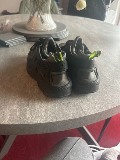 runners size 5.5 huaraches
