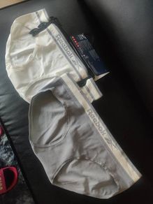 Brand new x2 grey and cream Reebok Womens seamless brief size XL UK16 EU44 Postage included