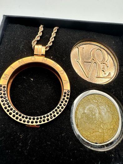 Mi Moneda Type Necklaces