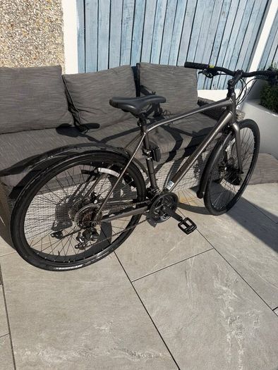 Not 1 but 2 giant hybrid bikes, excellent conditio
