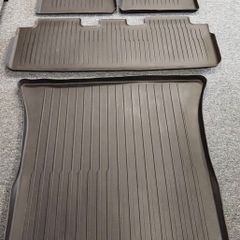 Tesla Model Y rubber mats