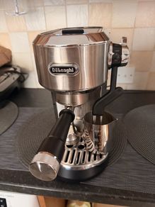 DeLonghi Dedica Maestro EC950M coffee machine