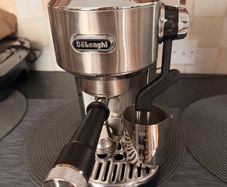 DeLonghi Dedica Maestro EC950M coffee machine