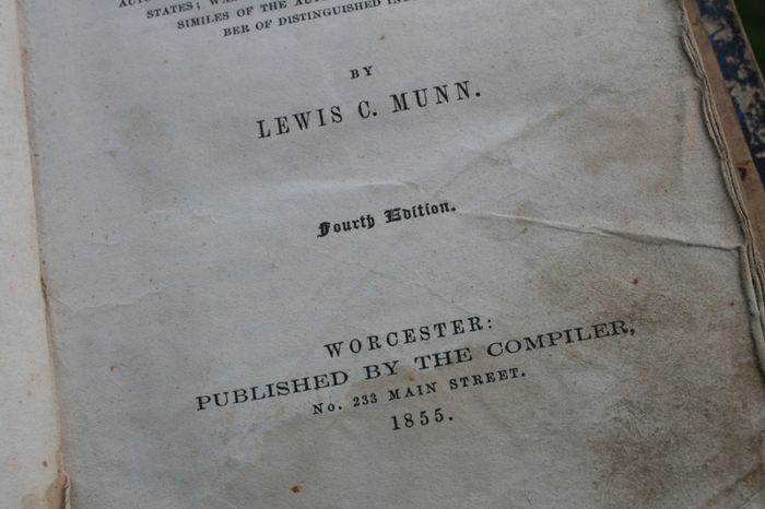 The American Orator With An Appendix, Containing The Declaration Of Independence, With The Fac-similes Of The Autographs Of The Signers, The Constitution Of The United States, Washington's Farewell Address, And Fac-similes Of The Autographs Of A Large Num