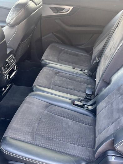 Audi Q7 Black Edition 7 Seats - 2018