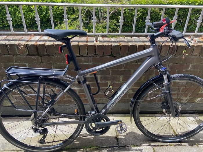 Boardman MTX 8.6 Mens Hybrid Bike-M with many accessories
