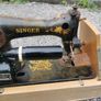 antique singer sewing machine Image 4