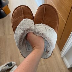 slippers