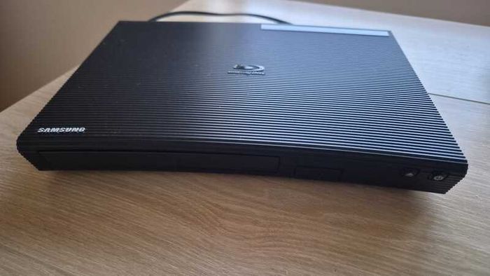 Samsung BD-J5500 3D Blu-ray and DVD Player